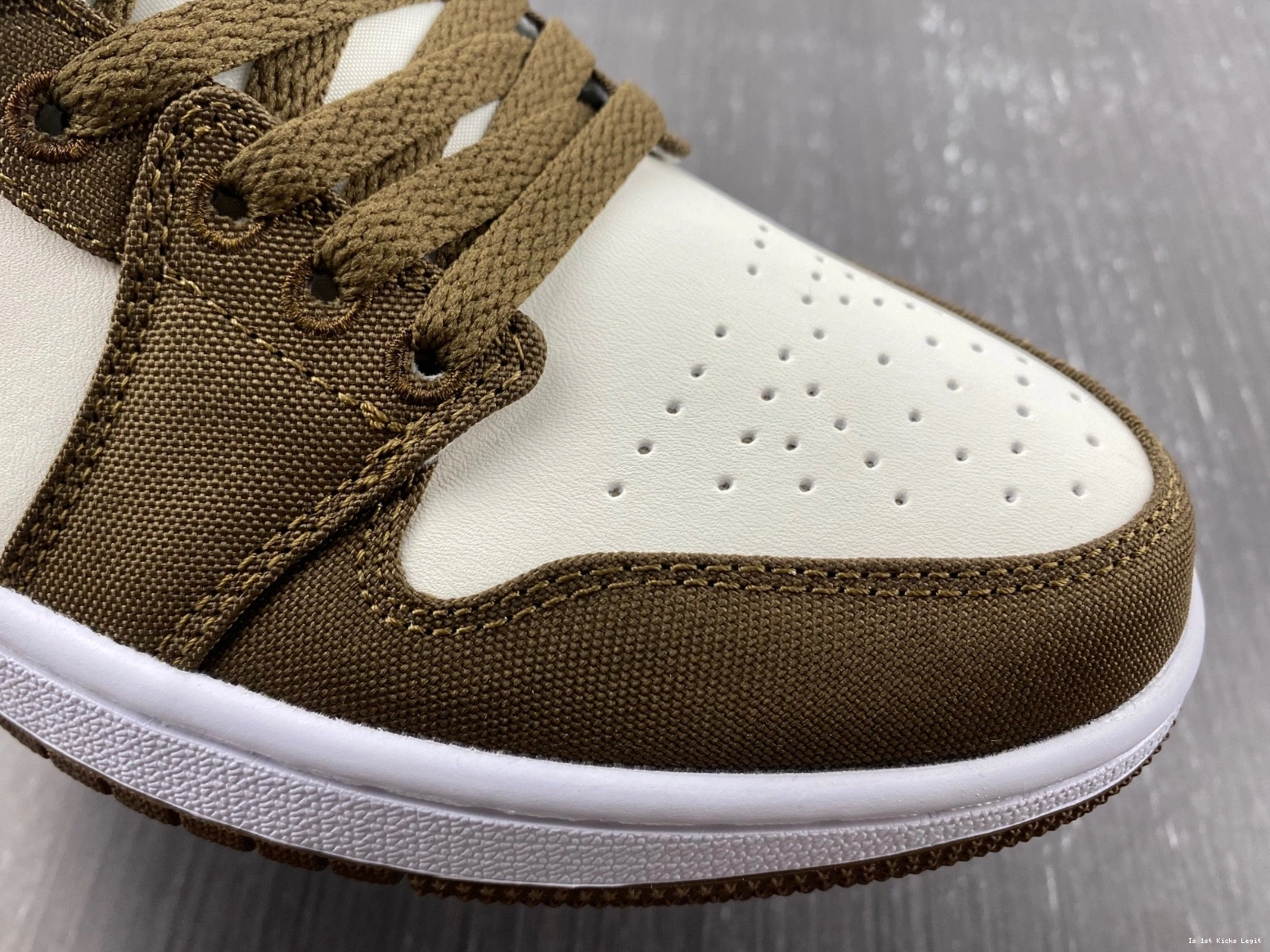 Low Jordan Olive (W) 1 DV0426-301 Light - SE 0910